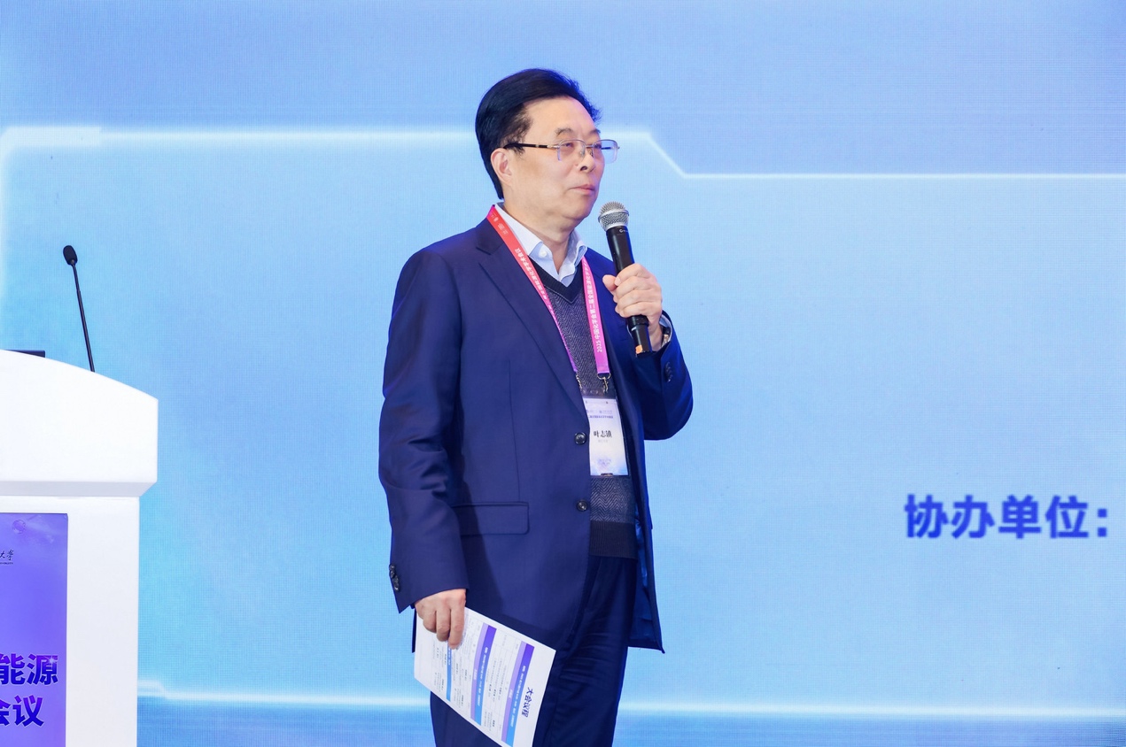 穿着西装笔挺的男子与配字

AI 生成的内容可能不正确。