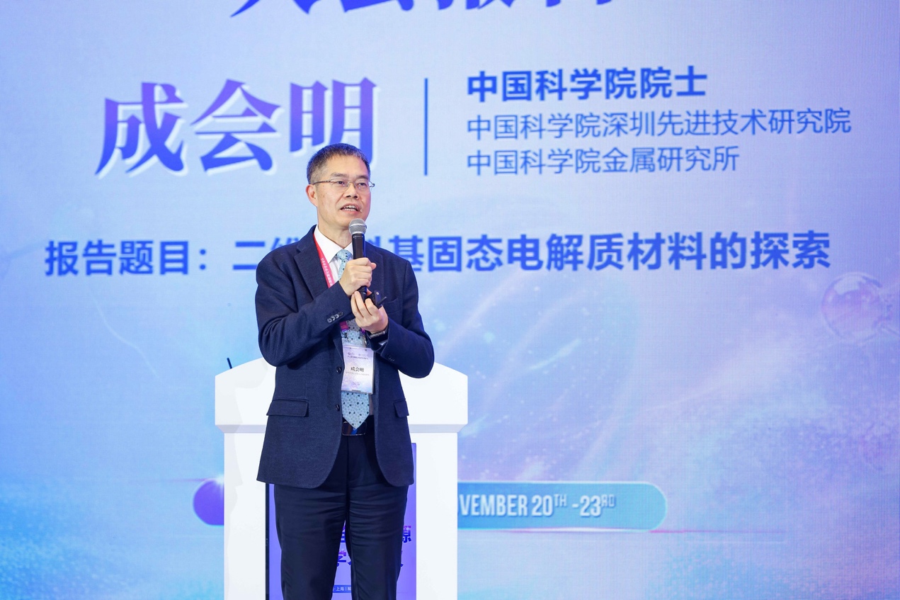 穿着西装笔挺的男子与配字

AI 生成的内容可能不正确。